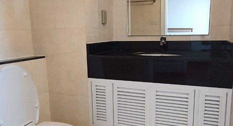 Apartamento en alquiler de 3 habitaciones en Khlong Toei, Bangkok