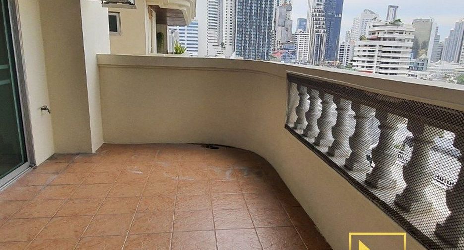 Apartamento en alquiler de 3 habitaciones en Khlong Toei, Bangkok