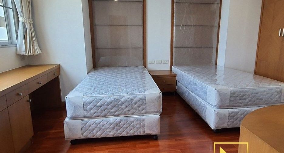 Apartamento en alquiler de 3 habitaciones en Khlong Toei, Bangkok
