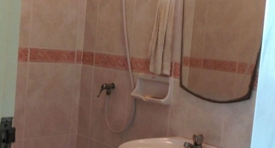 Продажа 4 спальни торговое помещение в Банг Кхен, Бангкок