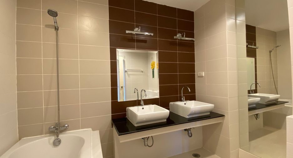 For sale 2 bedrooms condo in Mueang Chiang Mai, Chiang Mai