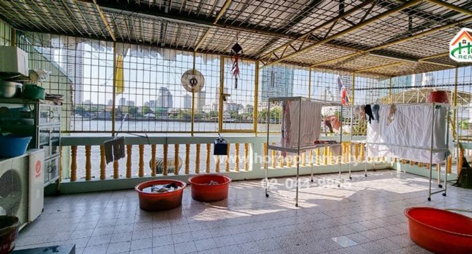 For sale 7 Beds retail Space in Sathon, Bangkok
