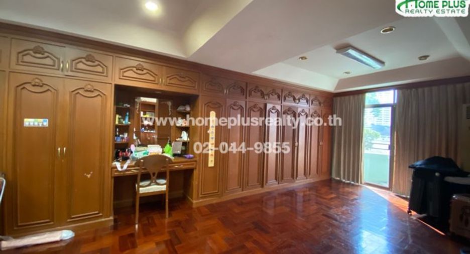 For sale 7 bed retail Space in Sathon, Bangkok