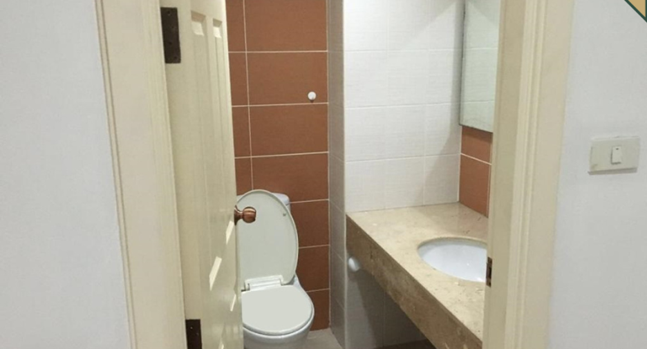 For sale 2 bedrooms condo in Khlong Toei, Bangkok