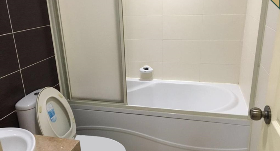 For sale 2 bedrooms condo in Khlong Toei, Bangkok
