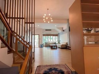 Casa en alquiler y en venta de 4 habitaciones en Watthana, Bangkok