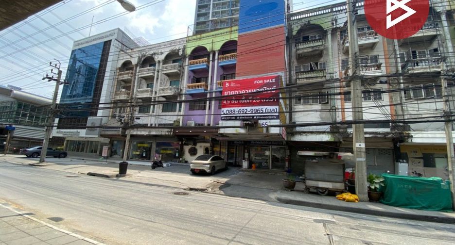 For sale 6 bed retail Space in Pak Kret, Nonthaburi