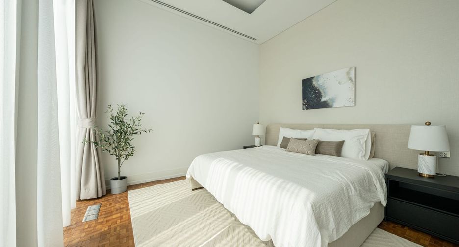 For rent 2 bedrooms condo in Sathon, Bangkok