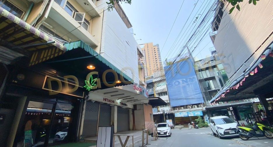 For rent 2 bed retail Space in Bang Na, Bangkok