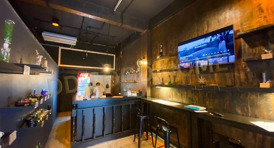 For rent 2 bedrooms retail Space in Bang Na, Bangkok