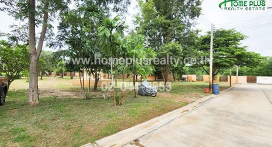 For sale 4 bedrooms house in Sam Chuk, Suphan Buri