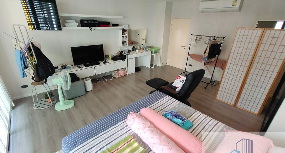For sale 3 bedrooms townhouse in Chatuchak, Bangkok