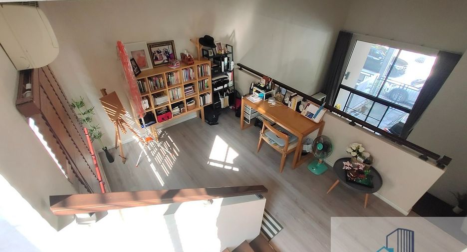 For sale 3 bedrooms townhouse in Chatuchak, Bangkok