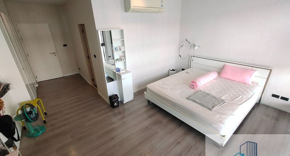 For sale 3 bedrooms townhouse in Chatuchak, Bangkok
