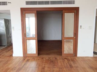For rent 3 bedrooms condo in Sathon, Bangkok