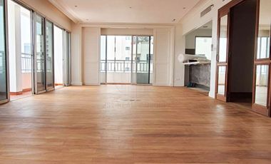 For rent 3 bedrooms condo in Sathon, Bangkok