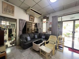 For sale 4 bed townhouse in Phaya Thai, Bangkok