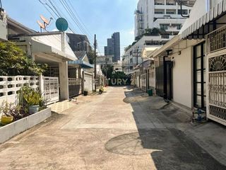 For sale 4 bed townhouse in Phaya Thai, Bangkok