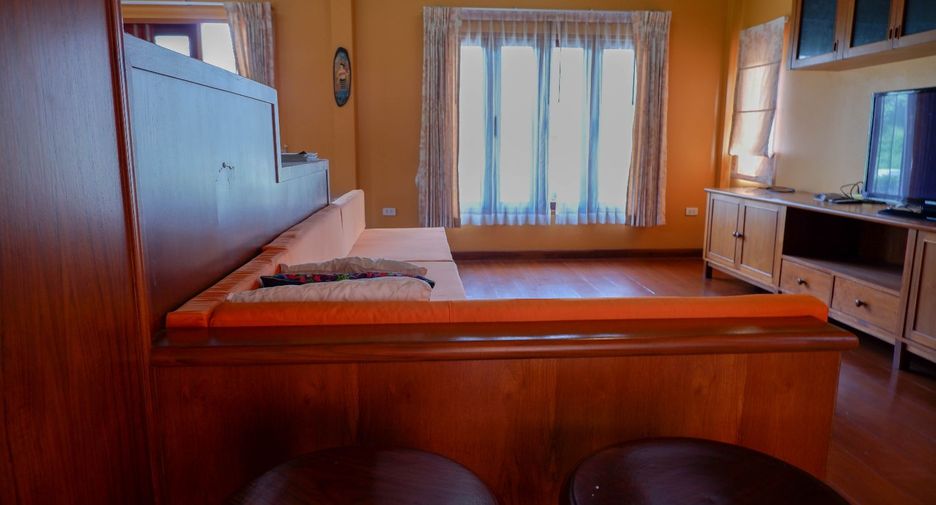 For rent and for sale 6 bedrooms villa in Thalang, Phuket