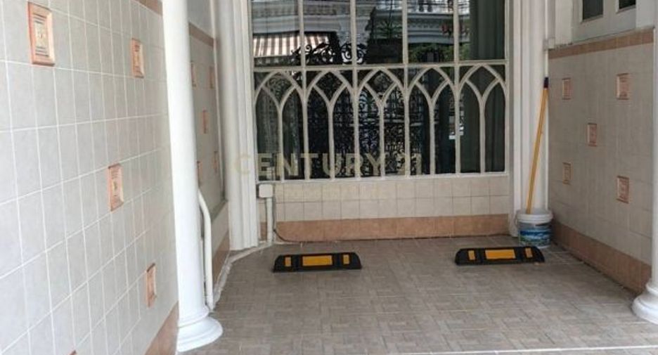 Apartment zur Miete mit 5 Zimmer in Suan Luang, Bangkok