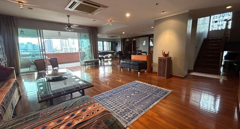 For sale 3 bedrooms condo in Watthana, Bangkok