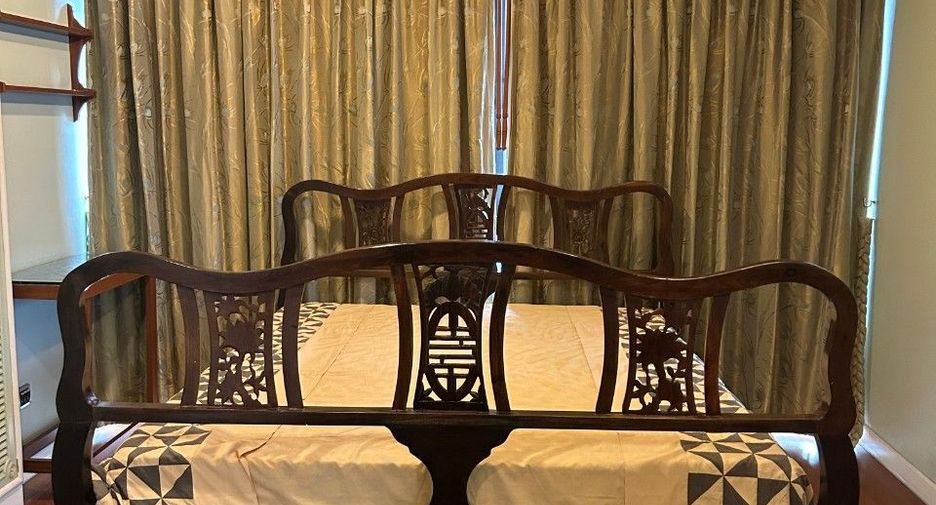 For sale 3 bedrooms condo in Watthana, Bangkok