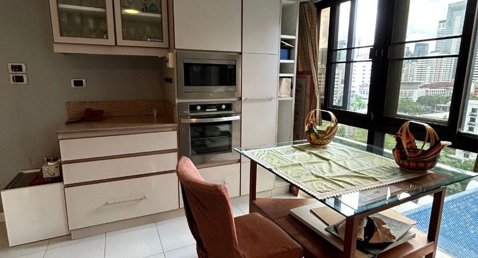 For sale 3 bedrooms condo in Watthana, Bangkok