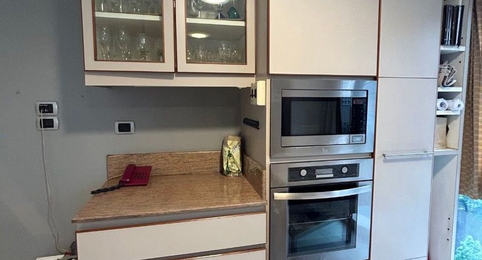 For sale 3 bedrooms condo in Watthana, Bangkok