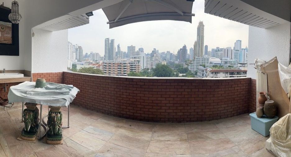 For sale 3 bedrooms condo in Watthana, Bangkok