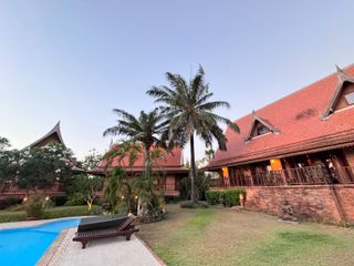 For sale 8 bed villa in South Pattaya, Pattaya