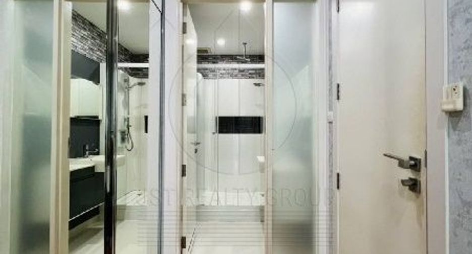 For sale 7 bedrooms condo in Phra Khanong, Bangkok