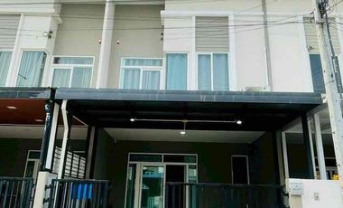 出租 3 卧室 联排别墅 在 Bang Phli, Samut Prakan