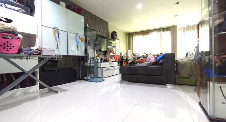For sale 4 bedrooms townhouse in Phaya Thai, Bangkok