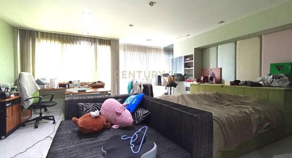 For sale 4 bedrooms townhouse in Phaya Thai, Bangkok