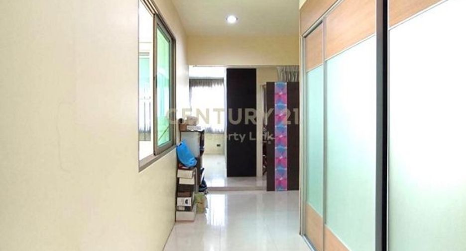 For sale 4 bedrooms townhouse in Phaya Thai, Bangkok
