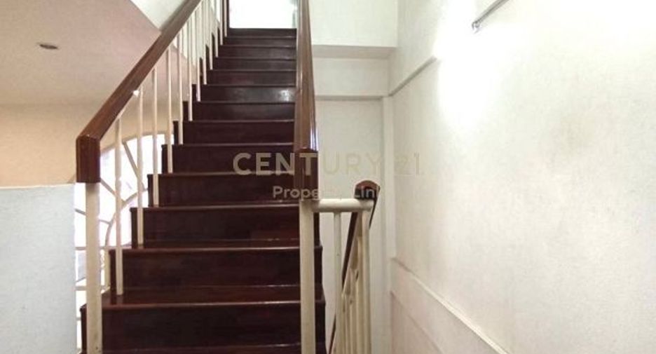 For sale 4 bedrooms townhouse in Phaya Thai, Bangkok