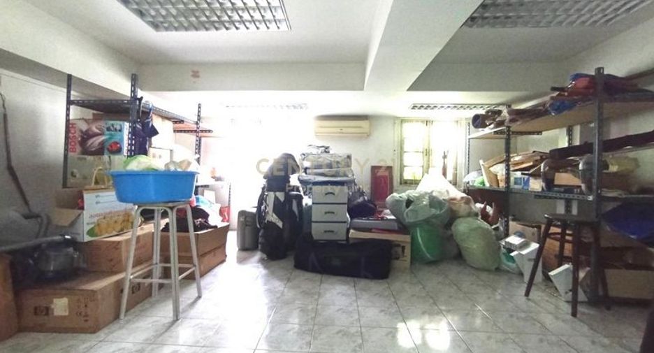 For sale 4 bedrooms townhouse in Phaya Thai, Bangkok