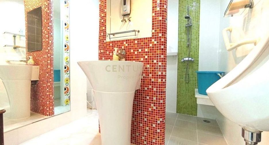 For sale 4 bedrooms townhouse in Phaya Thai, Bangkok