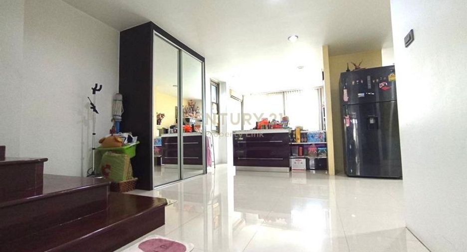 For sale 4 bedrooms townhouse in Phaya Thai, Bangkok