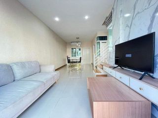 For rent 4 bed townhouse in East Pattaya, Pattaya
