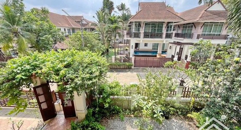 出售 3 卧室 独立屋 在 Si Racha, Chon Buri
