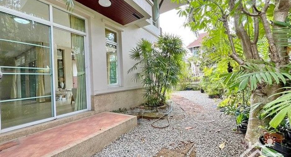 出售 3 卧室 独立屋 在 Si Racha, Chon Buri