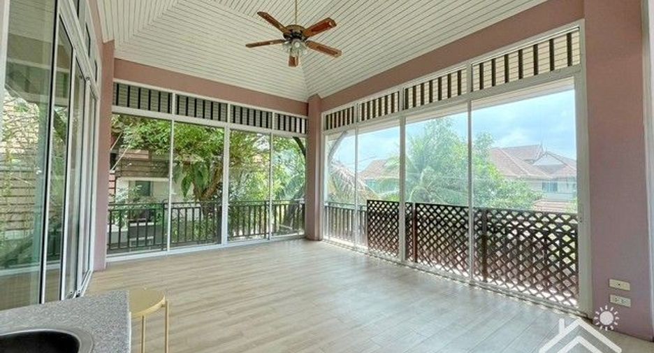 出售 3 卧室 独立屋 在 Si Racha, Chon Buri