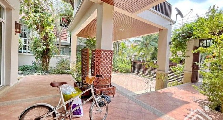 出售 3 卧室 独立屋 在 Si Racha, Chon Buri