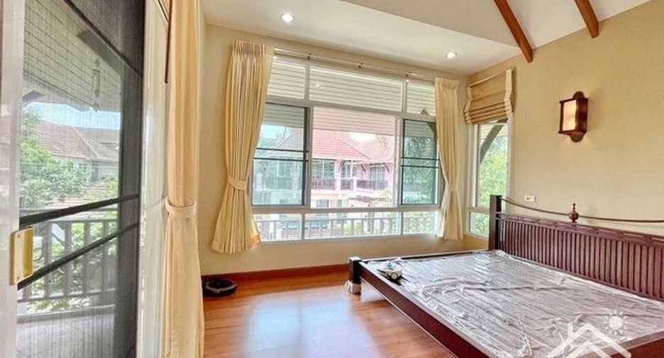 出售 3 卧室 独立屋 在 Si Racha, Chon Buri