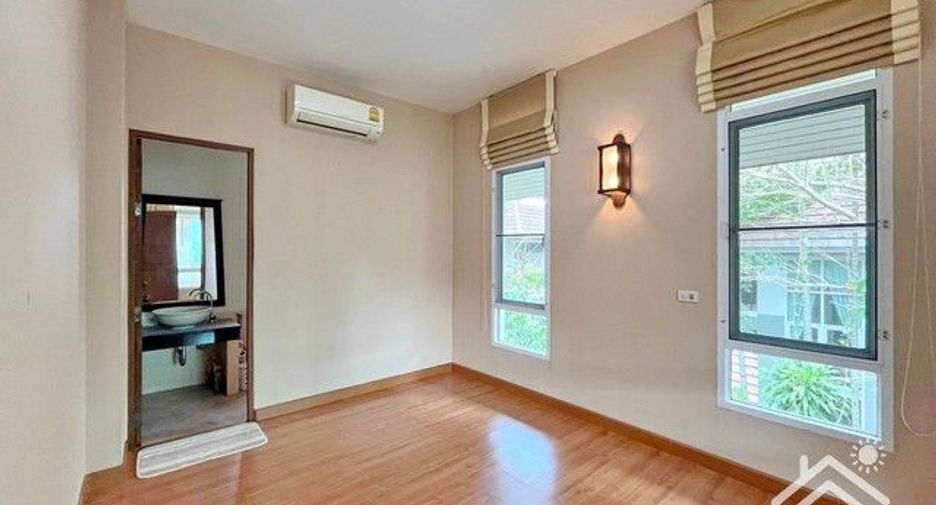 出售 3 卧室 独立屋 在 Si Racha, Chon Buri