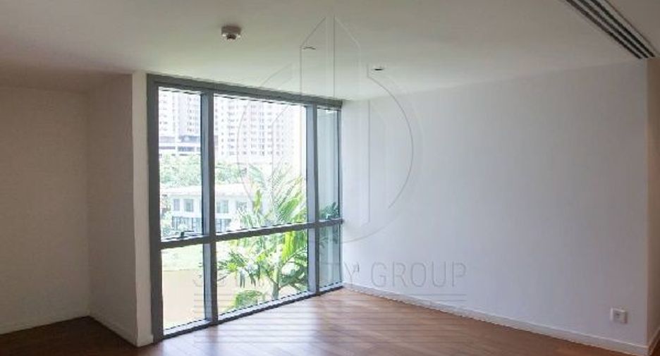 For rent 3 bedrooms condo in Yan Nawa, Bangkok