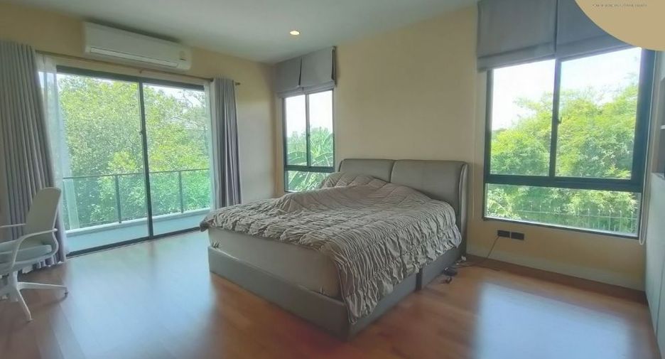 For sale 4 bedrooms house in Thawi Watthana, Bangkok