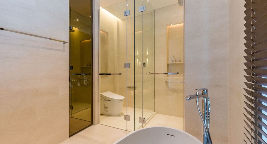 For sale 2 bedrooms condo in Pathum Wan, Bangkok