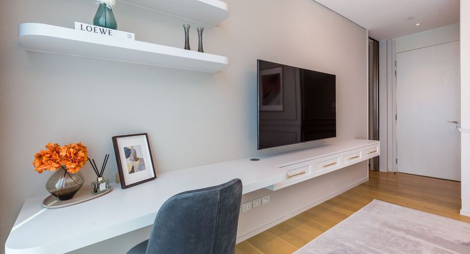 For sale 2 bedrooms condo in Pathum Wan, Bangkok
